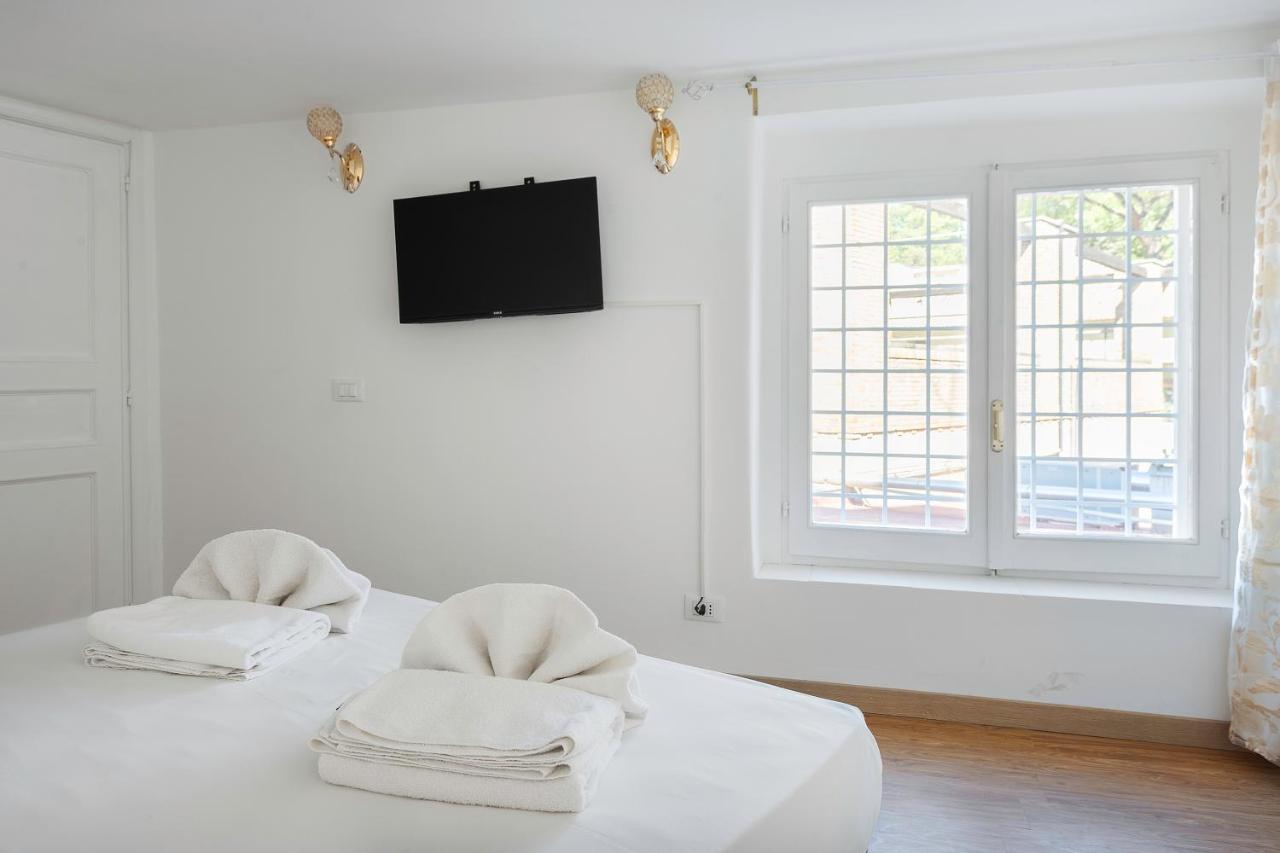 Lux Me - Jacuzzi & Suites Trastevere Rome Bagian luar foto
