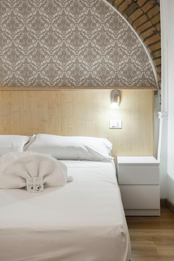 Lux Me - Jacuzzi & Suites Trastevere Rome Bagian luar foto